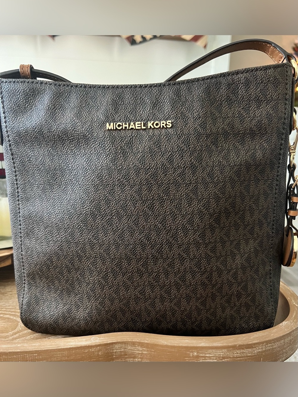 MICHAEL Michael Kors Jet Set Travel Large logo Messenger Bag, Brown/Gold 
NWT